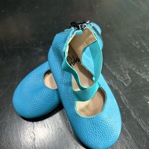 Blue Kids Shoes- monkey feet- leather - elastic crosscross- some wear 18-24M